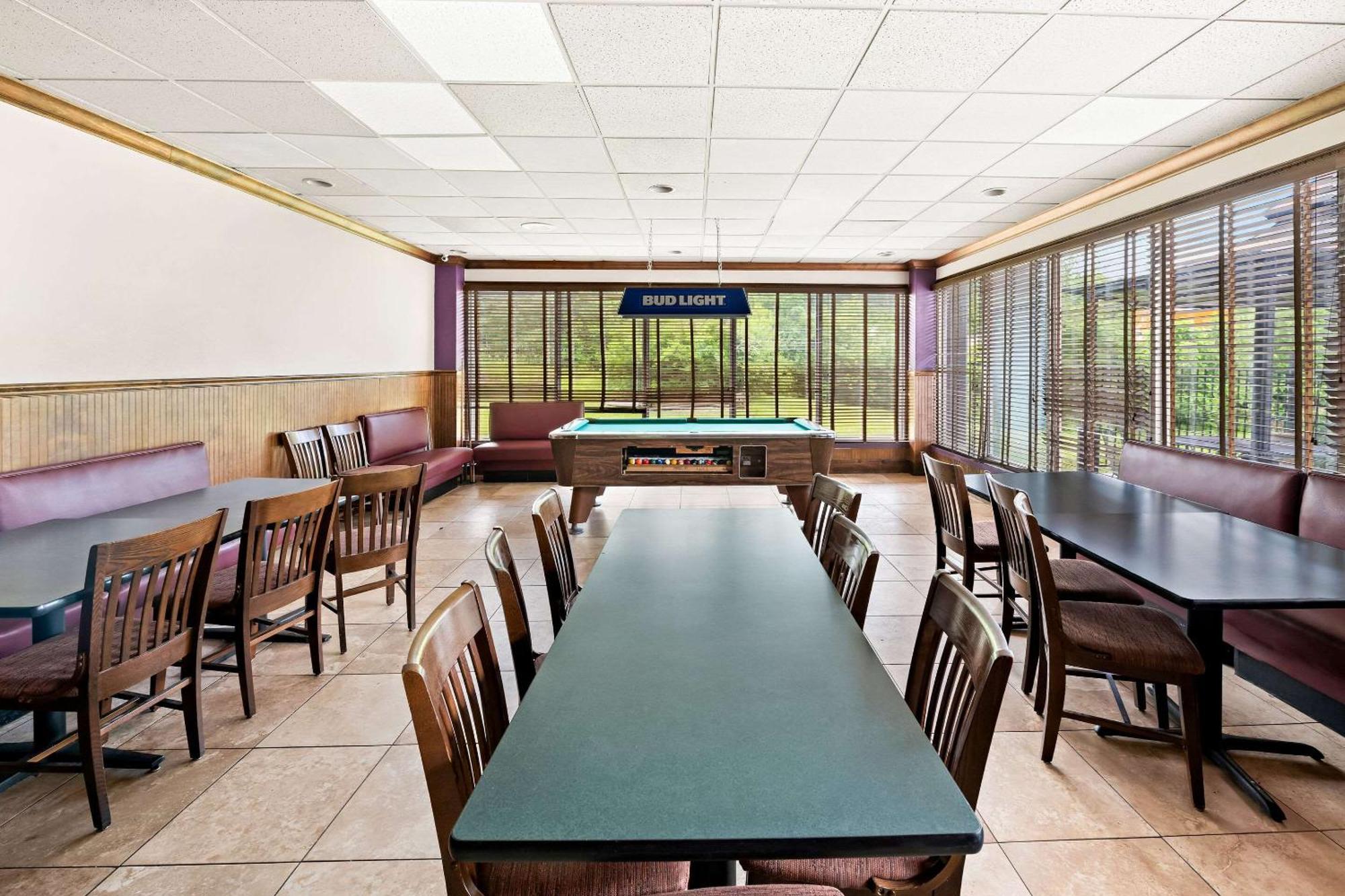 Quality Inn Dayton Airport Englewood Exterior foto