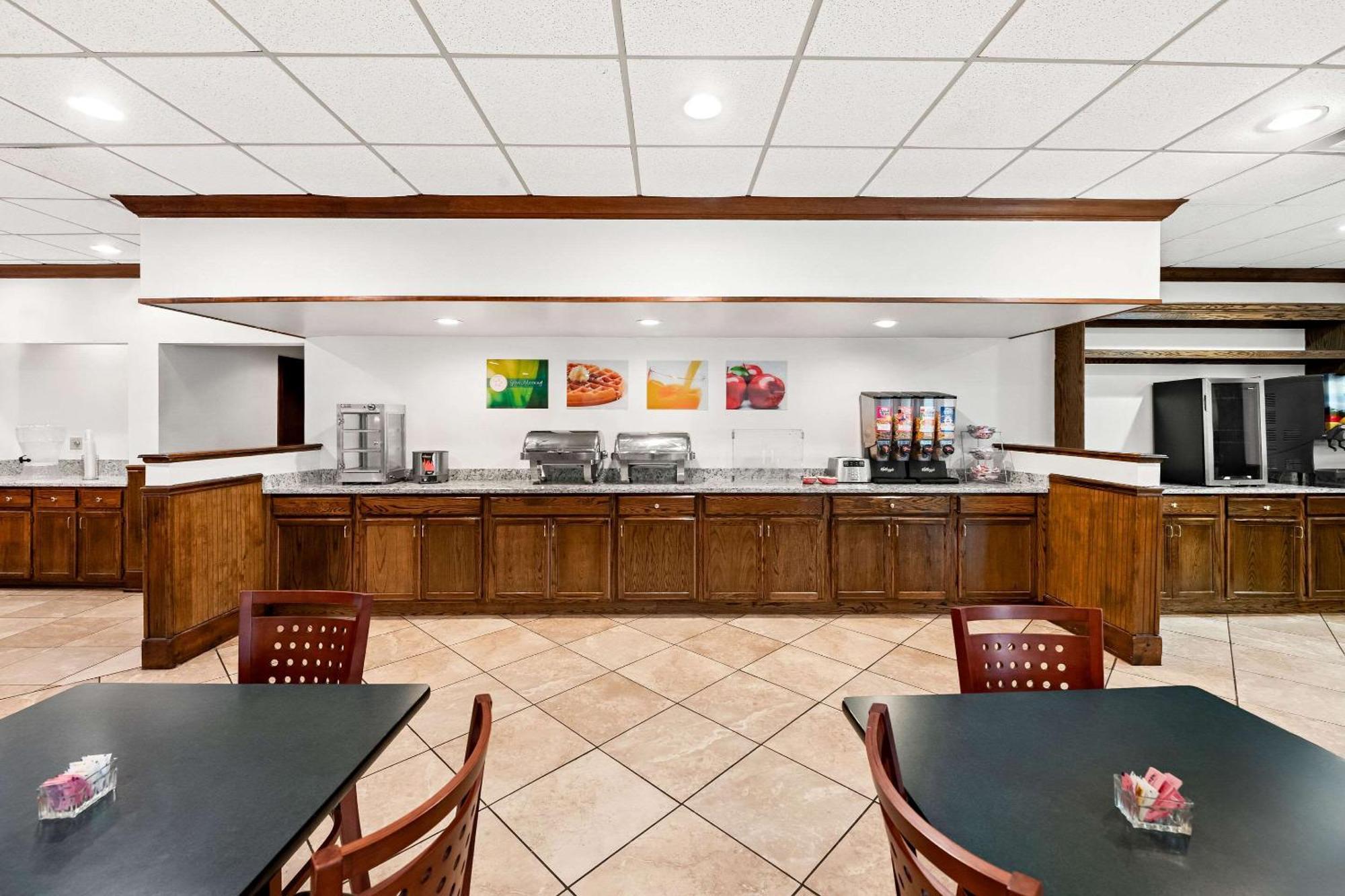 Quality Inn Dayton Airport Englewood Exterior foto
